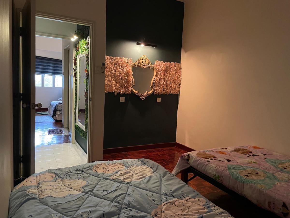 Seri Bulan Apartment Teluk Kemang Port Dickson Exterior photo